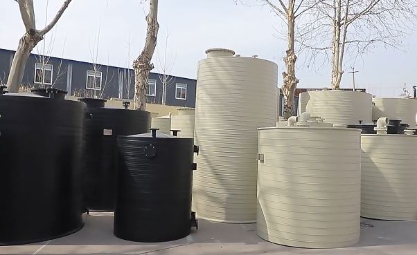 مخزن آب پلی اتیلن